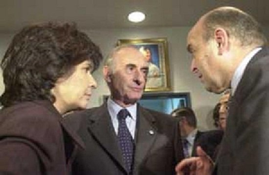 Damian COCK puso a los bot y prostitutas libertarias como LOQUITAS, tranquilos grasas libervagos, es un poquito de memoria popular.
Ah y hablando de memoria, pato bulrich debuto como ministra con de la rúa y recortando salarios.

Es imposible con los mismos de siempre...