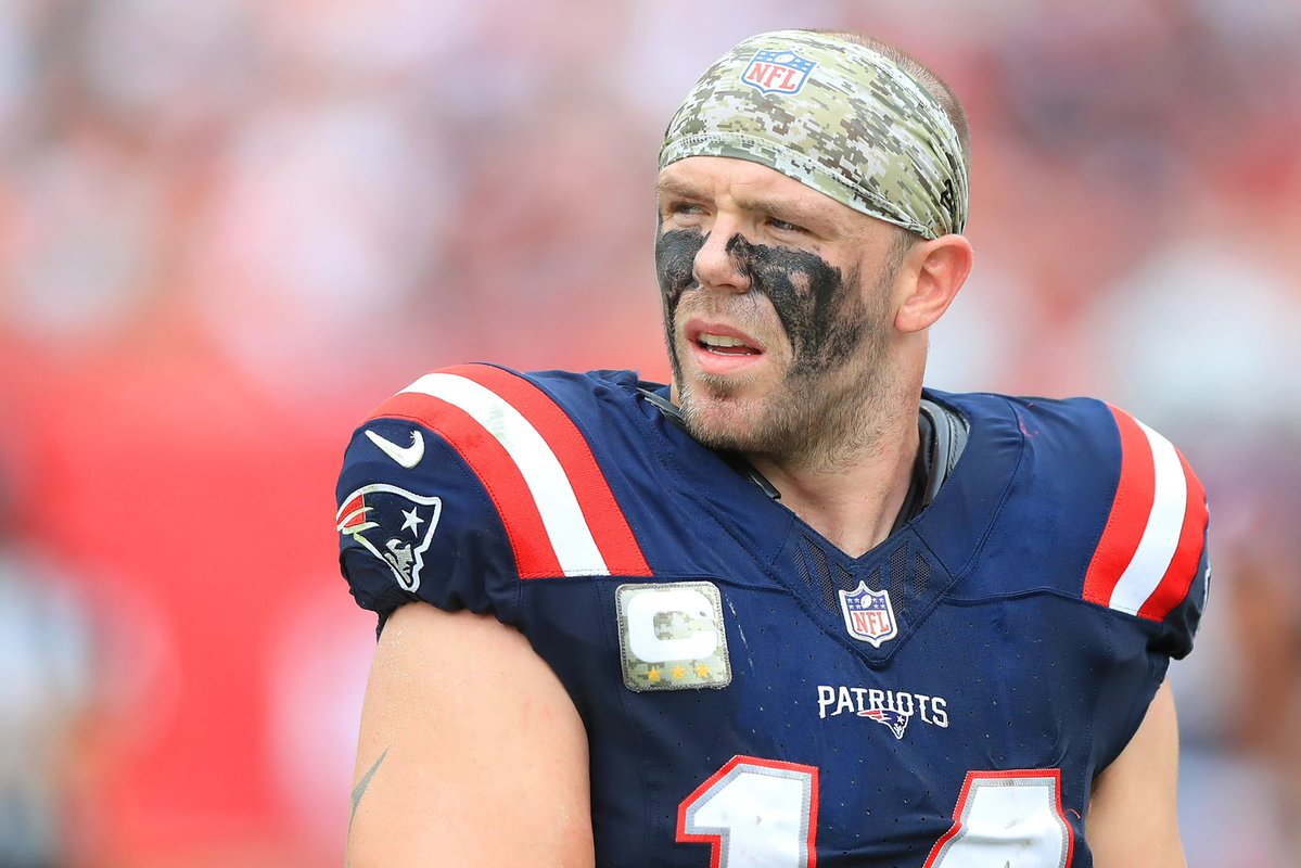 SavageSports_'s tweet image. Patriots with a tough week of injures 

Per: @MikeReiss 

“hard to imagine” LB Robert Spillane, DT Khyiris Tonga, WR Kayshon Boutte and LG Jared Wilson suit up against the Jets this weekend.  

Good thing it’s the Jets.