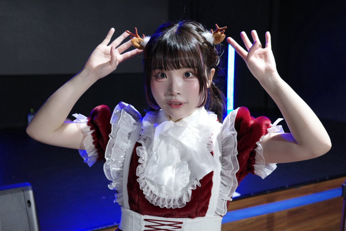 maa❁⃘❀*ページ【サンタさんとトナカイクリスマス】 サンタさんとトナカイさん、ちょっと早めに出発しました🛷🎄