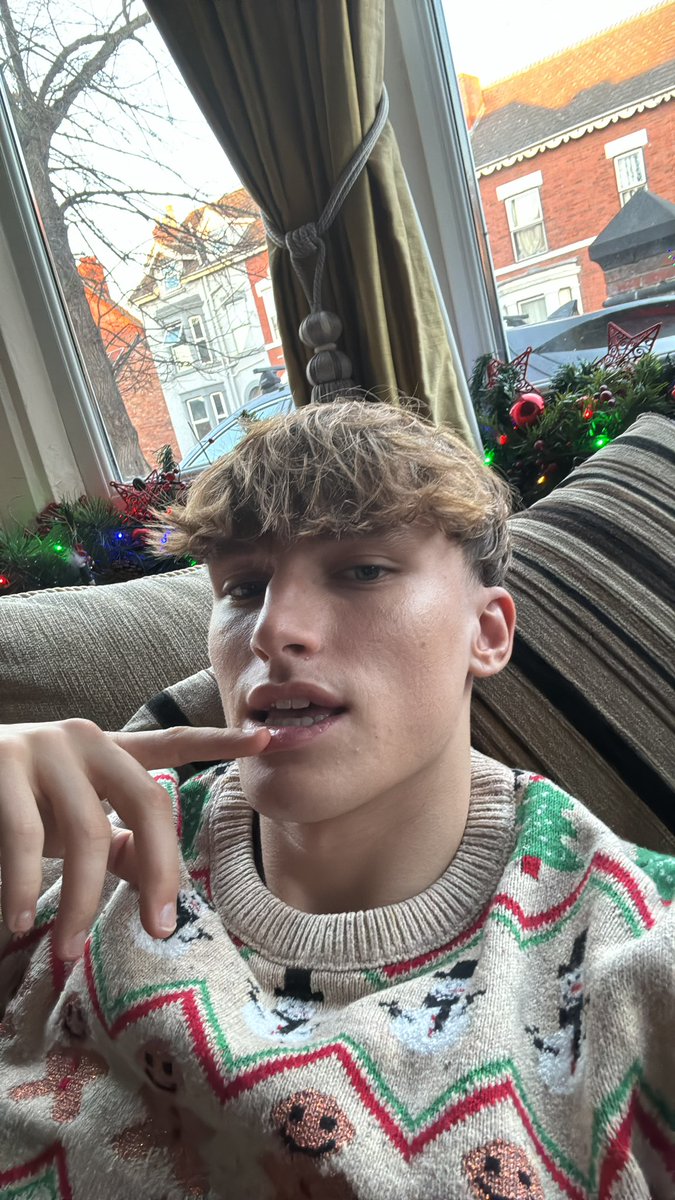 Oliver D tweet media