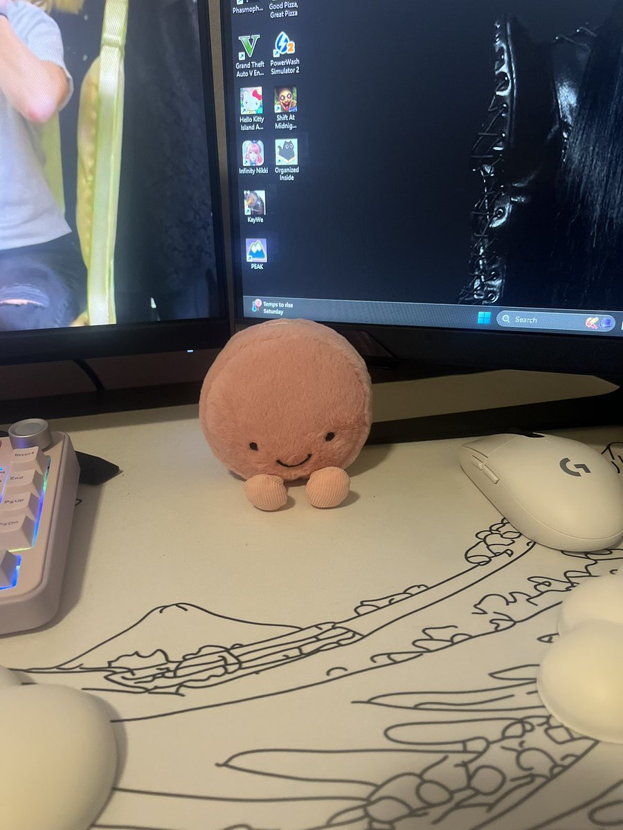 courtney tweet media