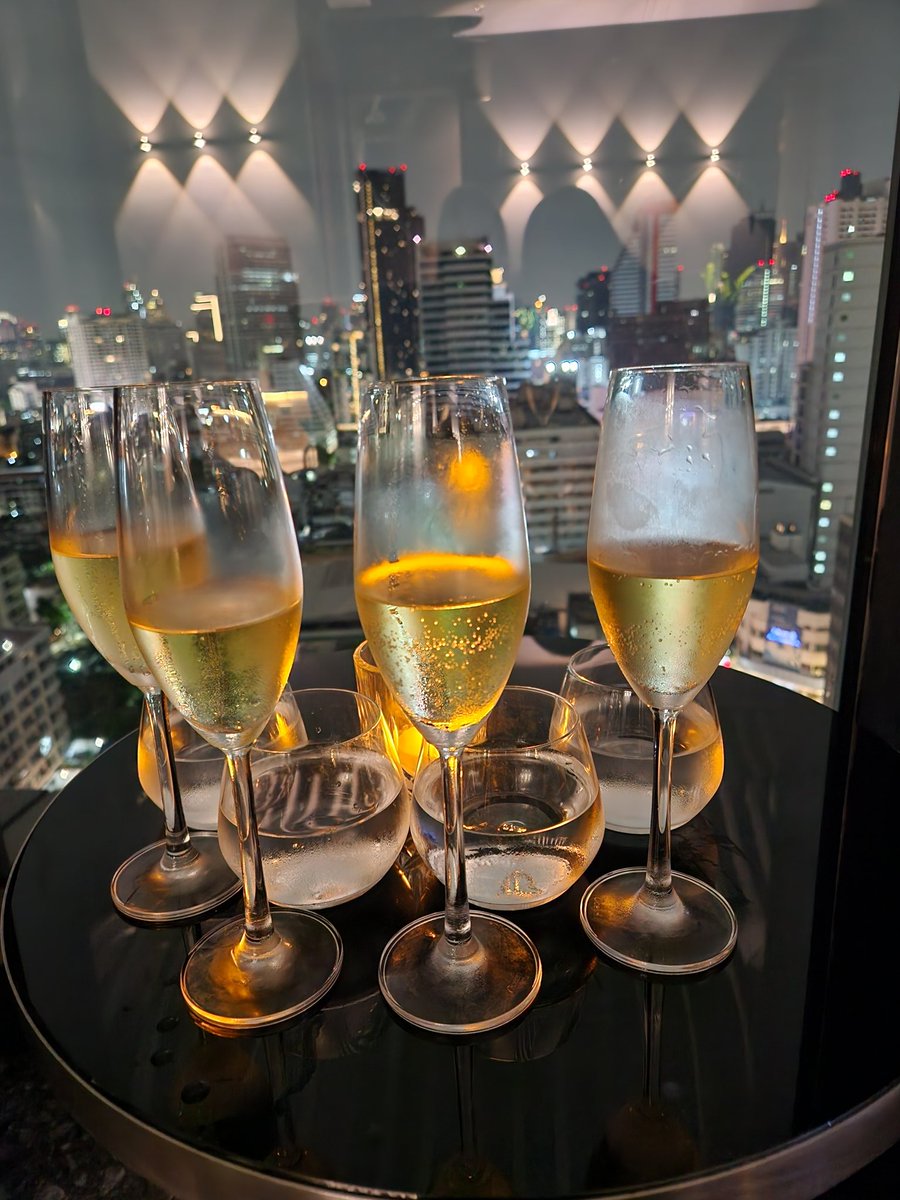 Merry Christmas 🎄 ขอบคุณคู่ที่ได้มีโอกาสทำความรู้จัก 🥂 ขอบคุณคู่ที่ทักทายมา แม้ว่าจะยังไม่ได้มีโอกาสเจอกันนะคะ ปีหน้าอยากมีโอกาสมีช่วงเวลาดีๆ กันค่ะ #คู่แท้ #คู่แท้แลกไม่แลก #Couplelife #CoupleOnly