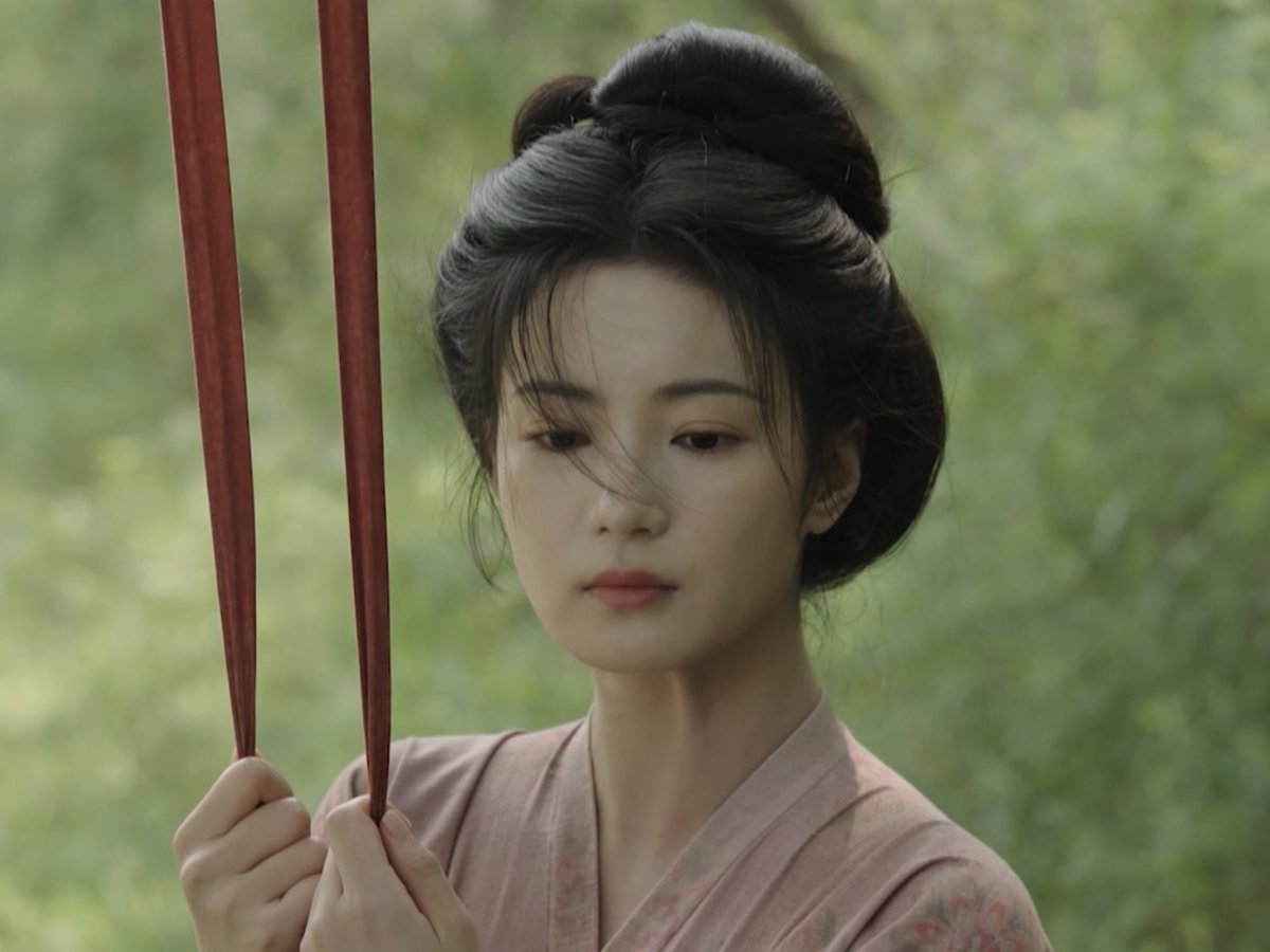 아니 현주 화려한거덜어내니까개이쁜거실환가