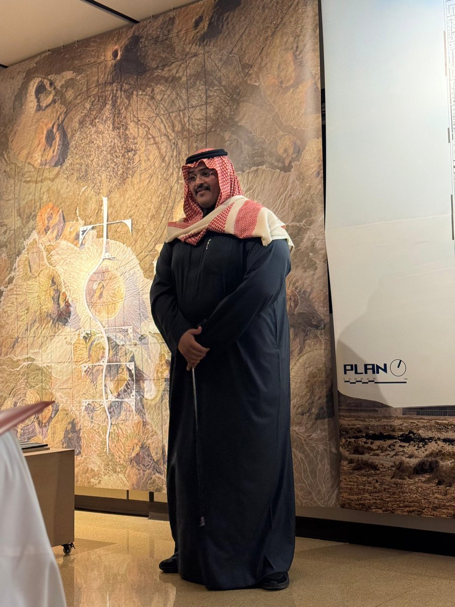 _w4f1's tweet photo. لك الحمد لا أحصي الجميل ولم أزل
أنا العاجز المحتار عن مبلغ الشكر
في اهم لحظة بمسيرتي الأكاديمية يسعدني أن أشارككم تخرجي من جامعة الملك سعود – كلية العمارة والتخطيط

اقدم لكم مشروع تخرجي بعنوان:
The Separation– V.A.W.T Story

تخيل لحظة الانفصال بين القديم والجديد بين الأرض والسماء https://t.co/iCpeCQvmW6