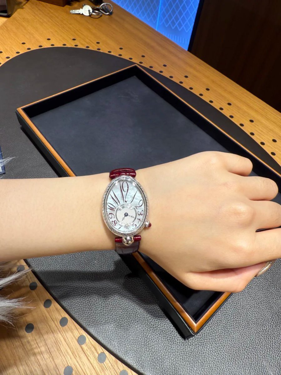 SajidHu17451520's tweet image. One for every mood decisions decisions 🖤❤️ #WatchGameStrong