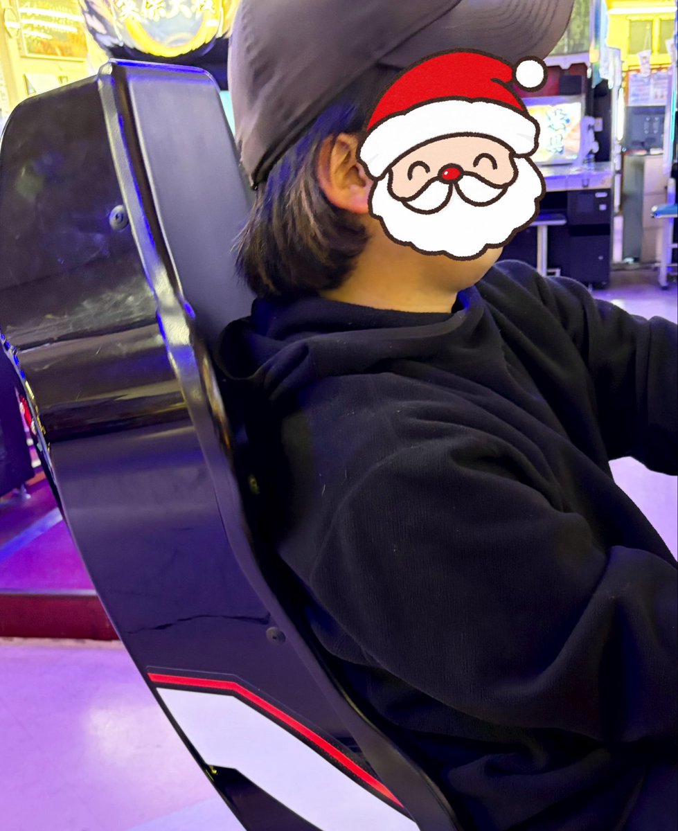 _UmNns_'s tweet photo. クリスマスになんでこいつとイニシャルしてんのか本当によくわかんなかった https://t.co/WxfYr8eHss