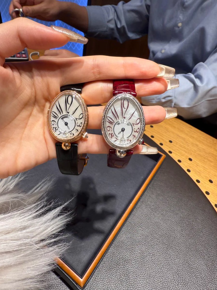 SajidHu17451520's tweet image. One for every mood decisions decisions 🖤❤️ #WatchGameStrong