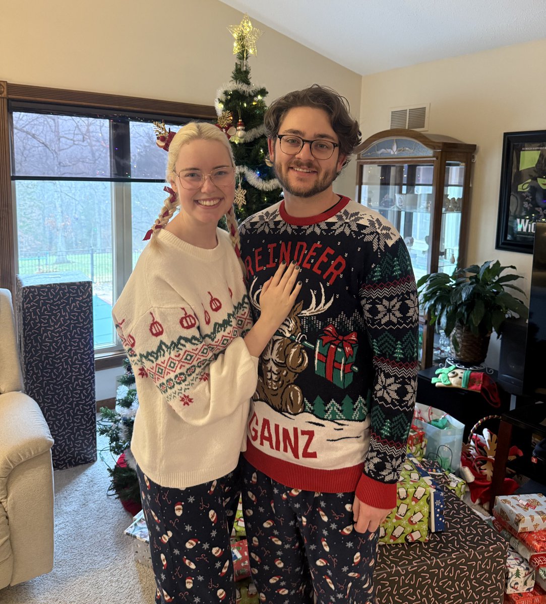 Merry Christmas from me &amp; mine 🎄🎄

Enjoy some well-deserved Q4 rest today