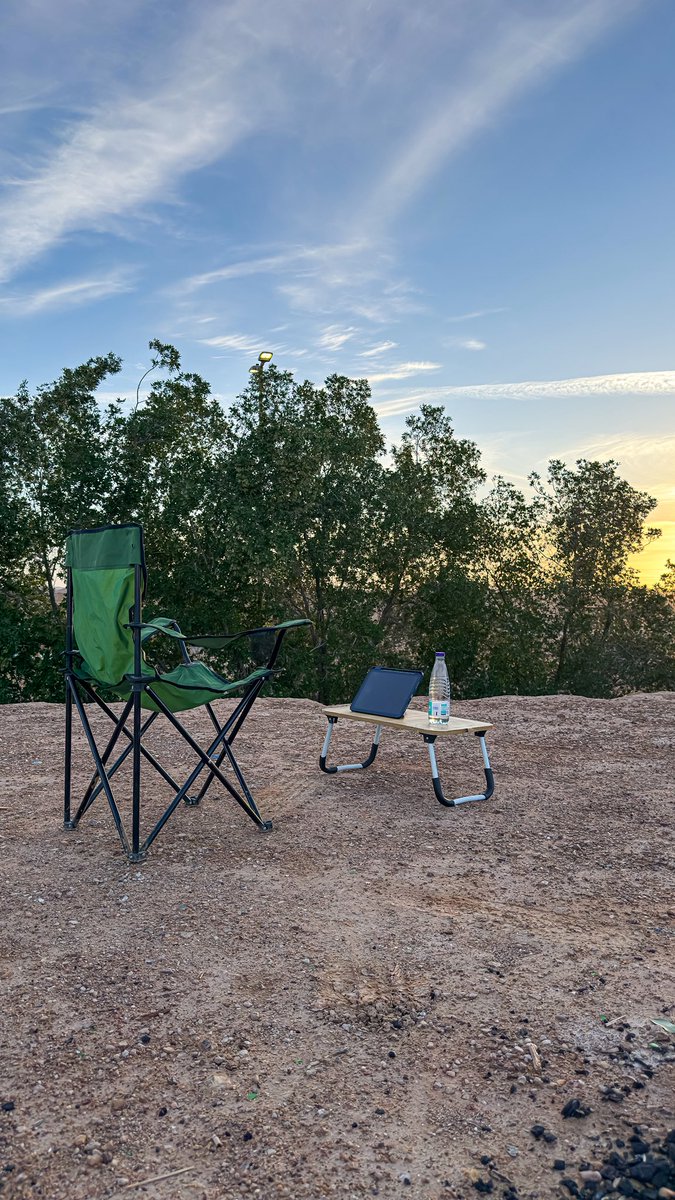 الغياب اللي حراويه مع وقت المغيب
مخرن في الراس دويه وفي الصدر غلقه