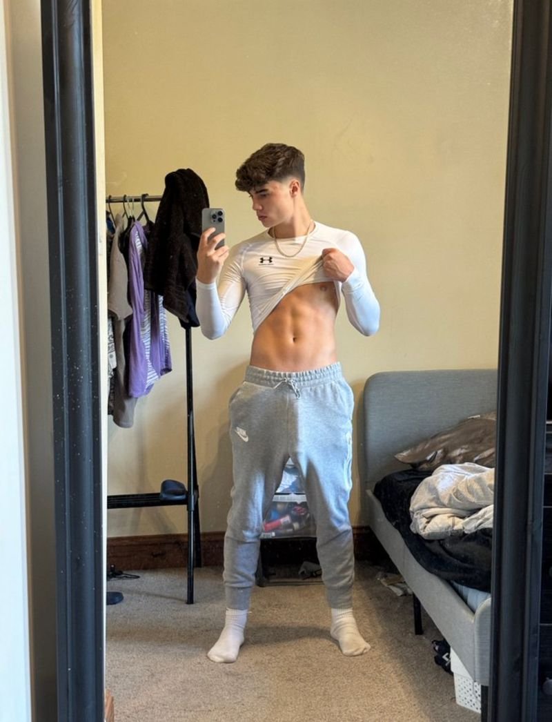 juggrichrilo's tweet image. Hey I like older 🏳️‍🌈 men