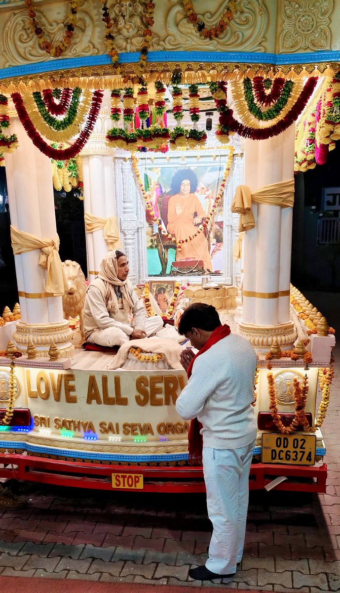CMBhardwaj1's tweet image. #LoveAll #ServeAll 
श्री सत्य साई प्रेम वाहिनी रथ का अपने कस्बा जहांगीरपुर में स्वागत किया।
 रात्रि विश्राम #गोविंद_गार्डन खुर्जा जेवर रोड़ जहांगीरपुर ।
@SathyaSai_Org