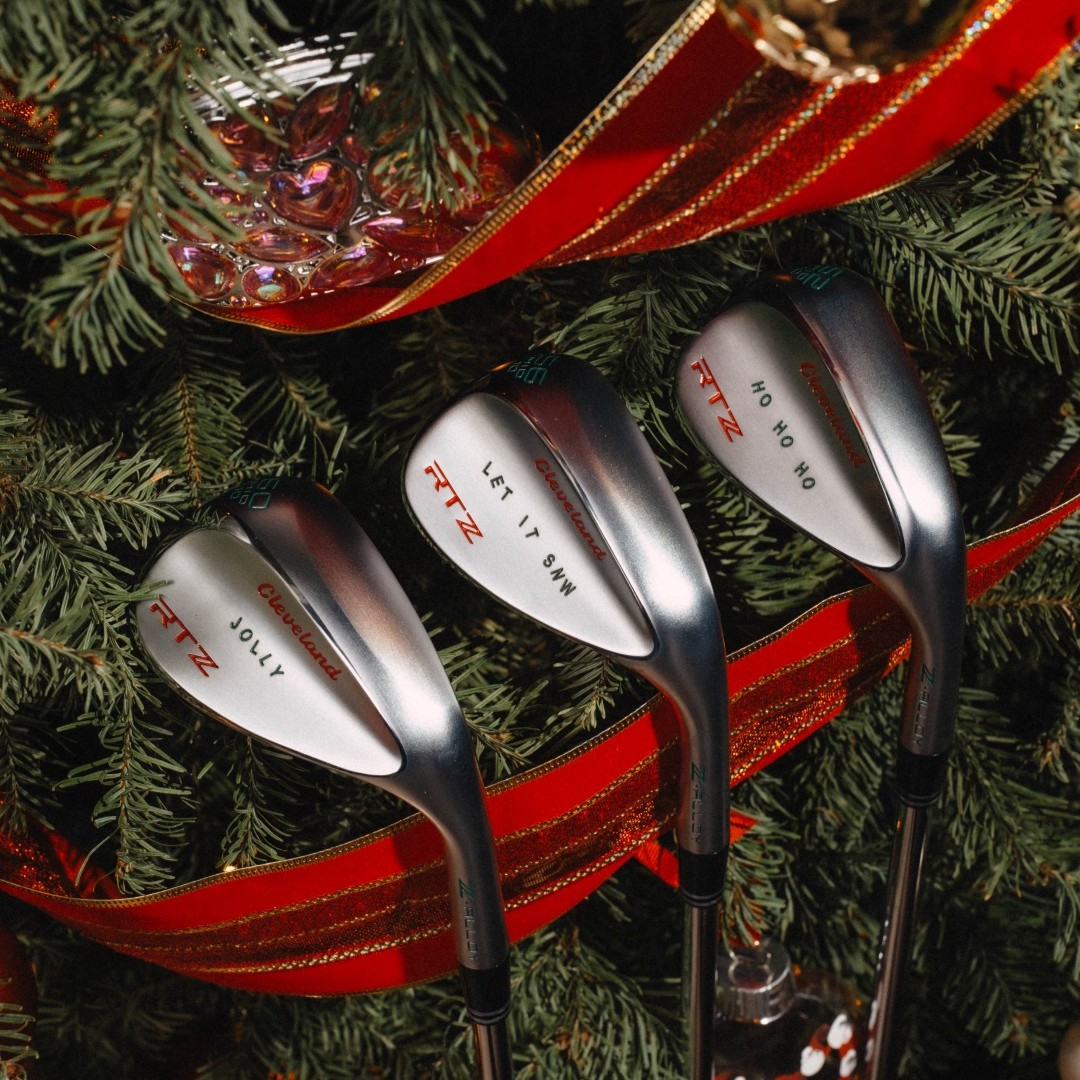 ClevelandGolf's tweet image. Happy Holidays from all of us at Cleveland Golf. 🎁
May your days be merry and your wedges always dialed.