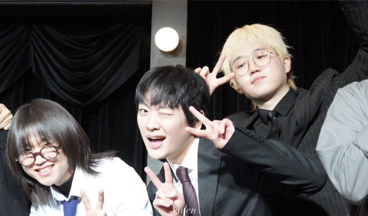 ValenY000214's tweet photo. 아 우다온 미쳤나봐(p) https://t.co/FeZ2tm7R5B