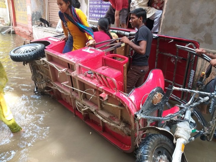 IndexBihar's tweet photo. Should e-rickshaws be banned in Patna and other major cities? https://t.co/iyxouFp67P