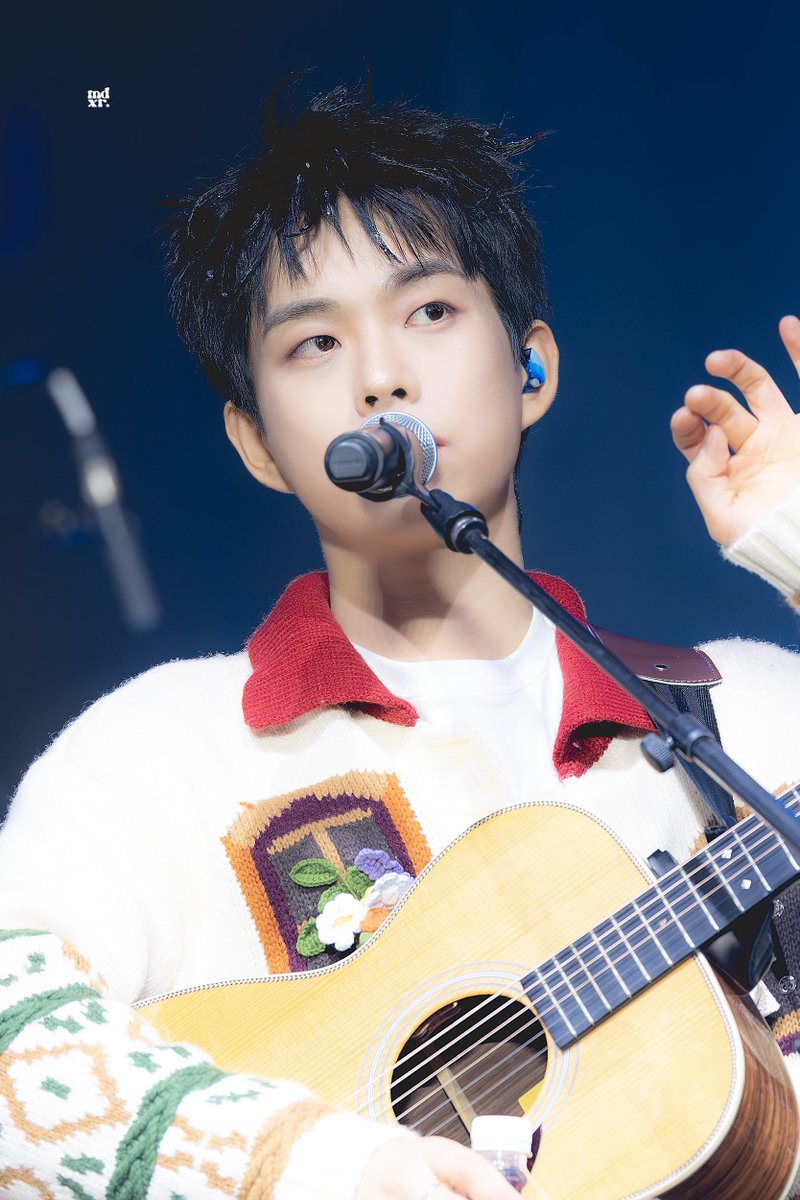 251225 네 번의 마법, 삼천만 번의 순간, 열두 권을 지나 올핸 크리스마스에도 함께여서 행복했어❄️🤍 #LUCY #루시 #최상엽, image size:800x1200