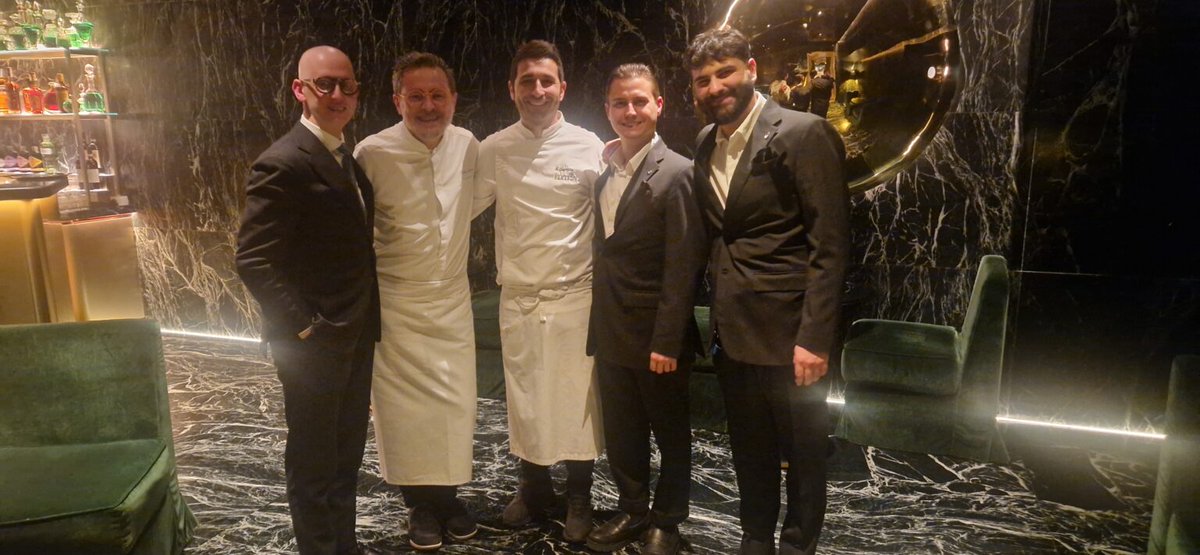 Il ristorante “Anima” accoglie le “Due Colombe” franciacortine nell’hotel The Rome Edition
#ristoranteanima #ristoranteleduecolombe #cadelbosco  #hoteltheromaedition #vinodabere #chef #cucina #ristorantiaroma 
vinodabere.it/il-ristorante-…