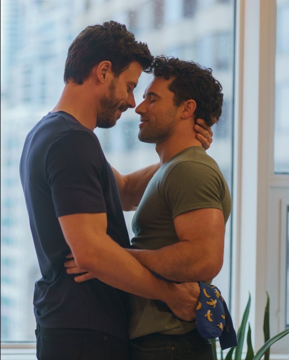 brattyibo's tweet photo. The scott kip episode making straight men cry 😭 like god episode 3 of heated rivalry was really that special. We are so lucky to have skip. https://t.co/4W8FneHkGv