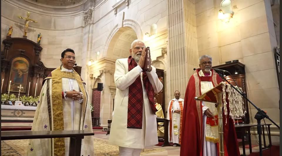 johnrobinsonind's tweet photo. Lovely memories with our honourable PM Shri @narendramodi @narendramodi_in who extended his greetings our Indian Christian community @BJP4India @asiannewsindia @POTUS #MerryChristmas #Christmas2025 #Christian https://t.co/ryitrsN7E3