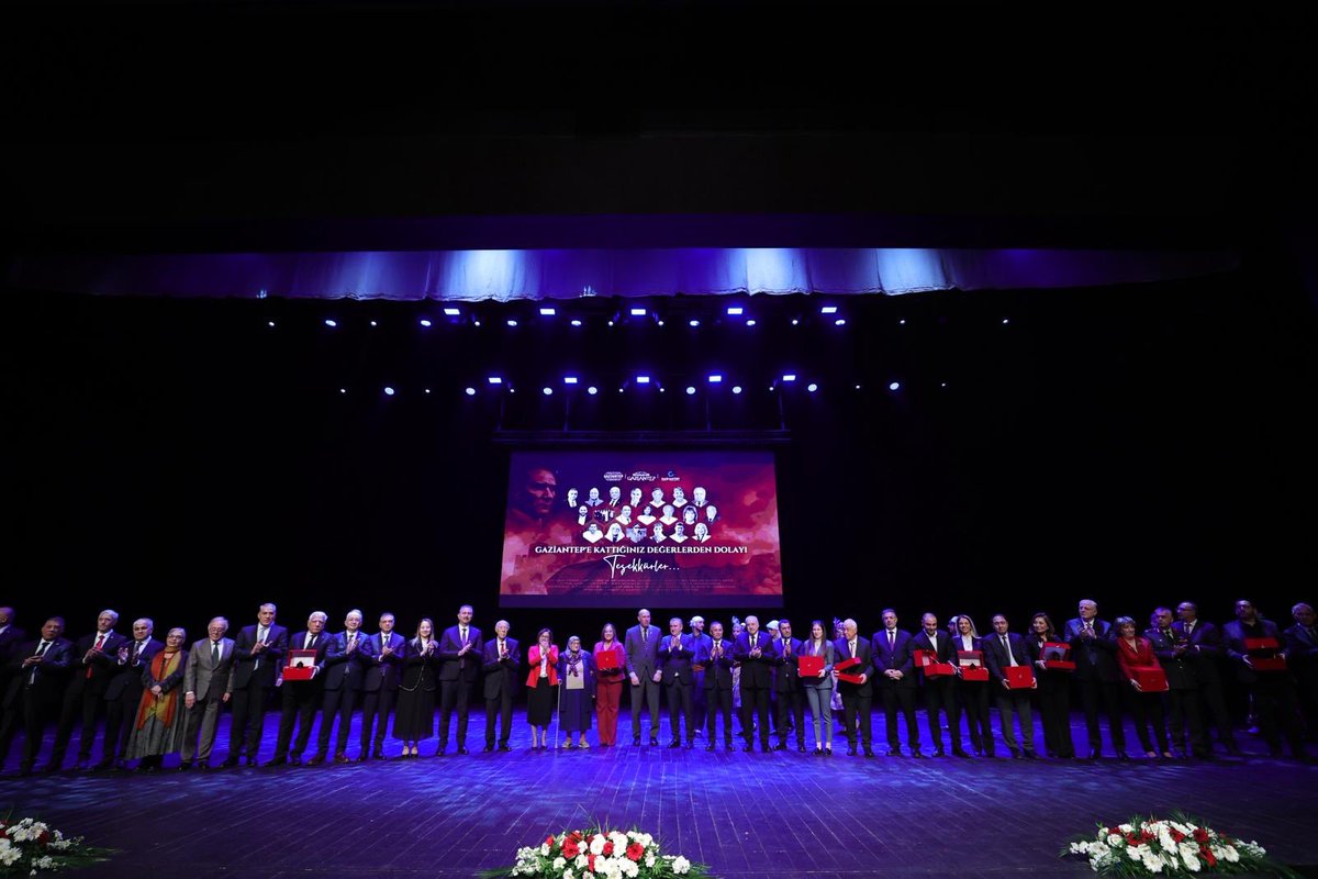 25 Aralık, bir şehrin topyekûn direnişinin adıdır.🇹🇷

Gaziantep’in düşman işgalinden kurtuluşunun 104. yıl dönümü kutlu olsun. Bu vesileyle; ülkemizin istiklâli ve istikbâli için mücadele eden başta Gazi Mustafa Kemal Atatürk’ü, silah arkadaşlarını ve tüm kahraman şehitlerimizi