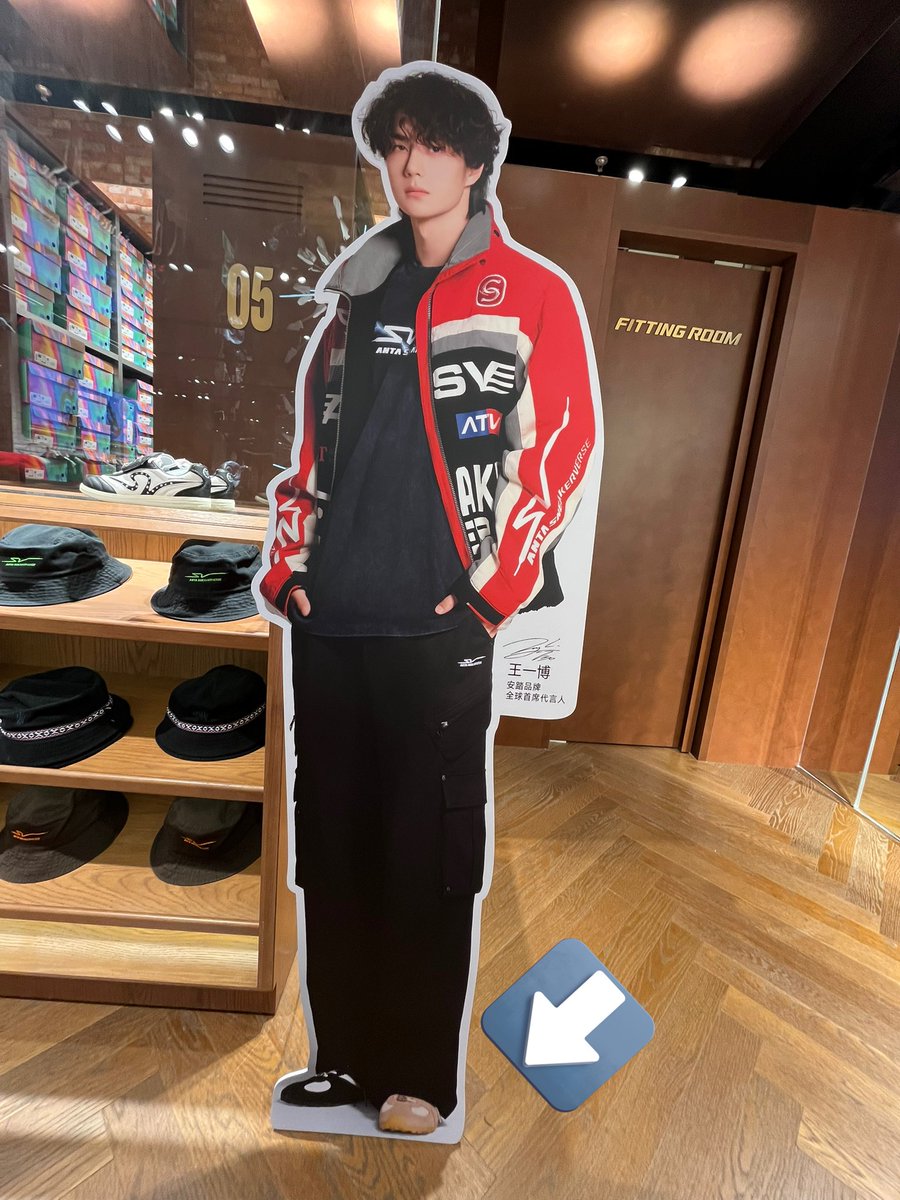 hanabiさん　専用　王一博 漆櫻花樹Qi ying (@xzwyPeace7) / Posts / X