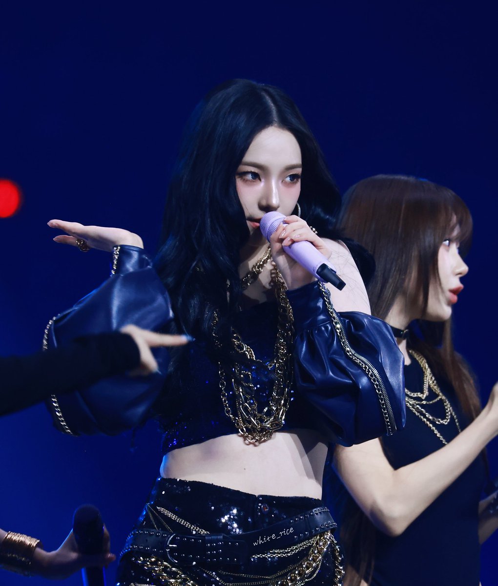Whiterice94's tweet image. 20251225 SBS
#Karina #카리나 #aespa #에스파