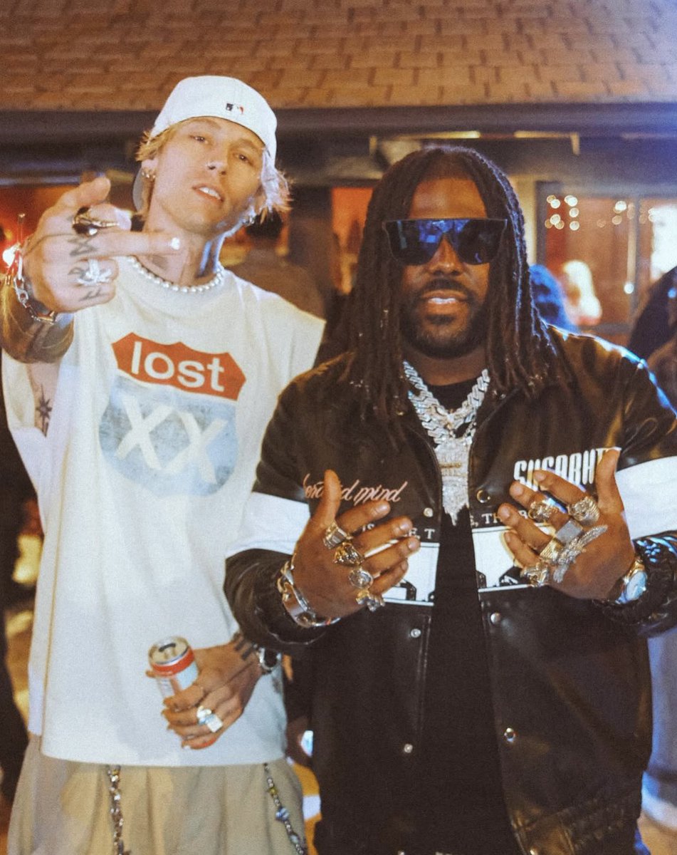 mgkjapan's tweet image. mgkフィーチャリングの新曲‼️ @kingchip "FAT RAPS 4"フィーチャリングLarry June, Denzel Curry, mgkがリリースされました

#mgk #マシンガンケリー