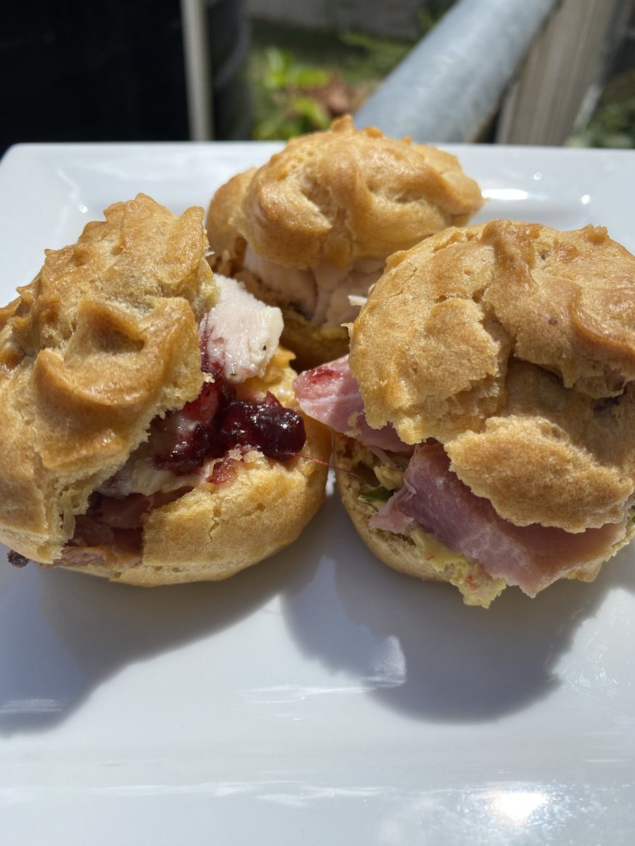 ahbaijabbabai's tweet photo. Brunching ☺️☺️☺️
Cheese puffs with turkey 🦃 ham and homemade sorrel jam 🤌🏾😮💨🥵
#Christmasing https://t.co/zKa01i4pqy