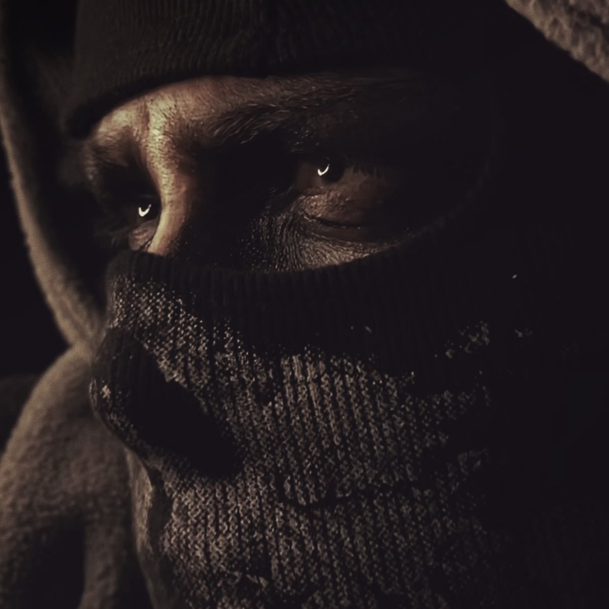 simoonghostr's tweet image. hiding my face is my favorite hobby 𐂲