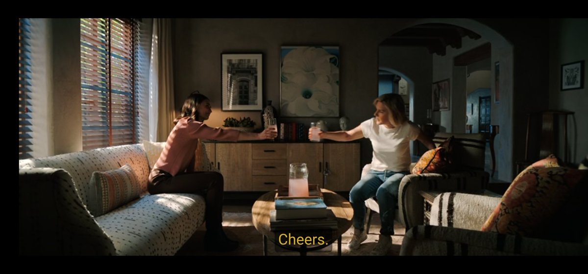 LUCIDNIGHTM4RE's tweet image. CAROL DOESN'T CLINK GLASSES WITH NON ALCOHOLIC DRINKS BUT SHE DIDN'T HESITATE FOR ONE SECOND WHEN ZOSIA HELD OUT HER GLASS OF PINK LEMONADE OH MY GOD.