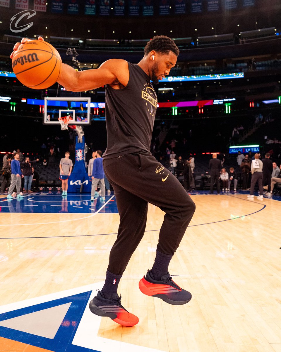 cavs's tweet image. Feeling festive in our @adidasHoops. 

@spidadmitchell &amp;amp; @evanmobley /// #LetEmKnow