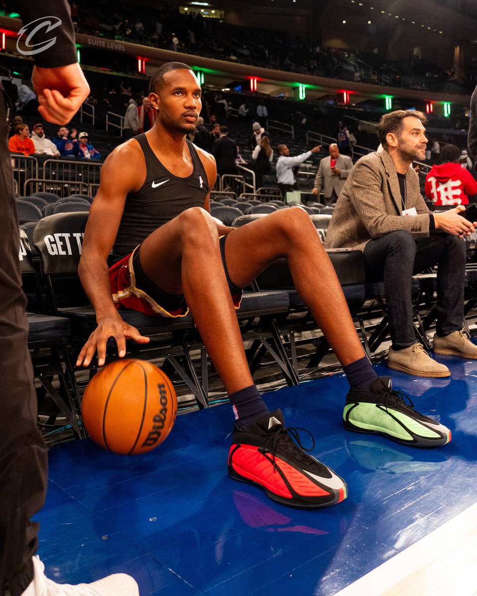 cavs's tweet image. Feeling festive in our @adidasHoops. 

@spidadmitchell &amp;amp; @evanmobley /// #LetEmKnow