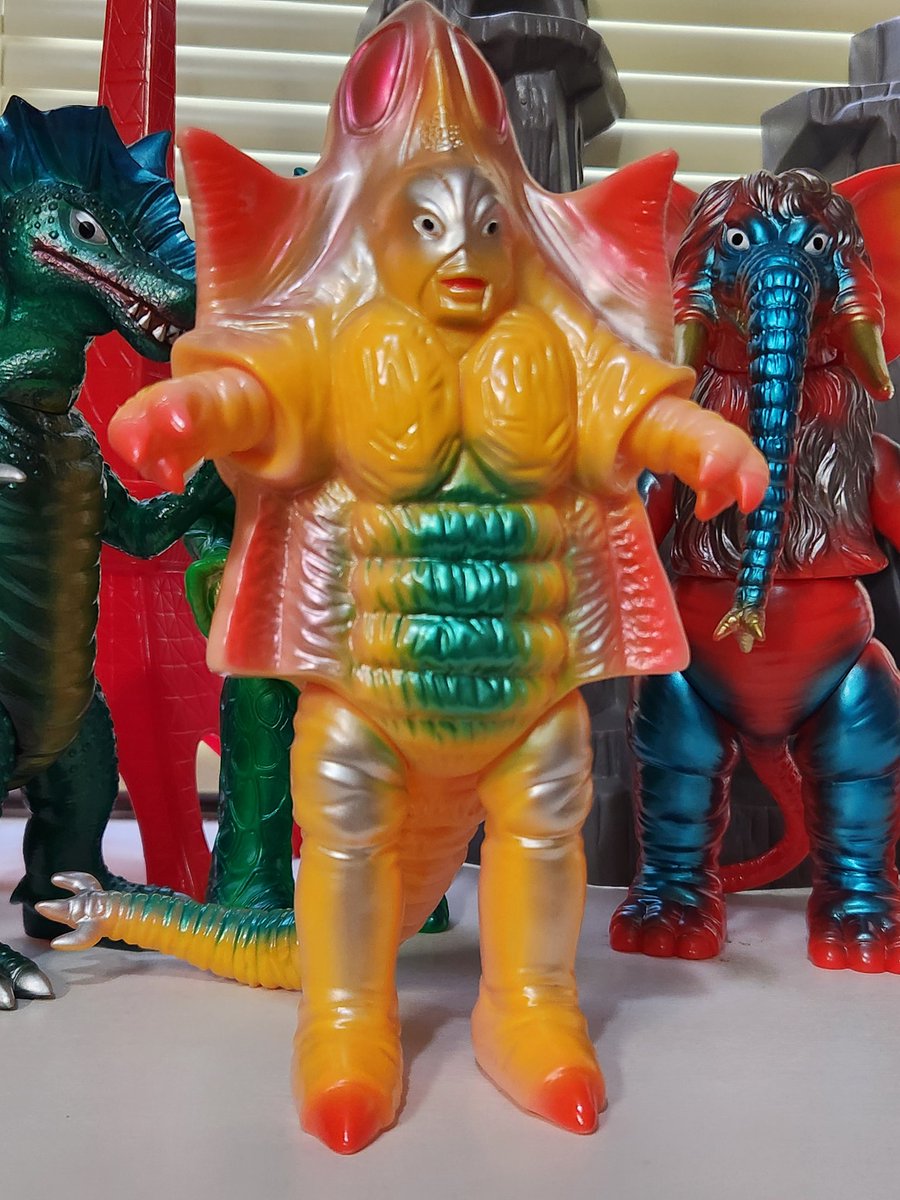 ミラーマンの怪獣ソフビ アイアンとタイガンの再販版も届いてました