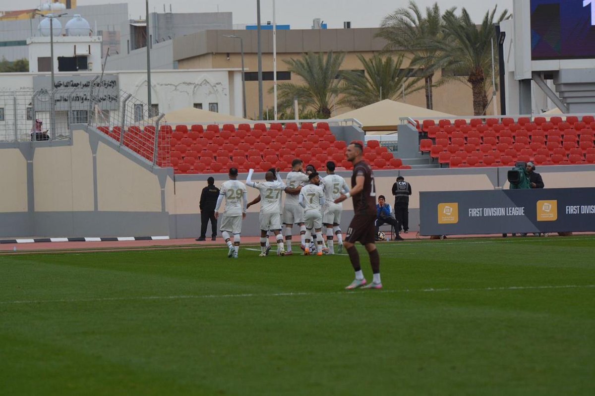 makkahnp's tweet photo. جانب من مواجهة الجبلين مع ضيفه العلا ضمن منافسات الجولة الـ13 من دوري يلو للدرجة الأولى على استاد مدينة الأمير عبدالعزيز بن مساعد الرياضية بحائل، والتي انتهت بالتعادل الإيجابي 2 ـ 2

#صحيفة_مكة 
متابعة: محمد الحمود
@mohamed_alhomod 

تصوير: زيد القاسم
@global_29 https://t.co/LhBYQK9T5R