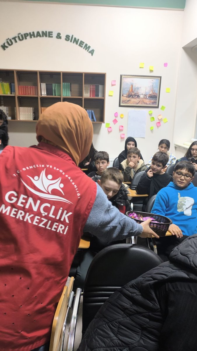 🌙 Regaip Kandili’nde Gönüller Bir Oldu

Gençlik Merkezimizde Regaip Kandili programında; dua, sohbet ve manevi paylaşımlarla kalplerimizi bereketle buluşturduk. Gençlerimizle bu mübarek gecenin huzurunu yaşadık. 
Regaip Kandilimiz mübarek olsun 🤍✨
#merkezimdesenvarsın #gsbgm