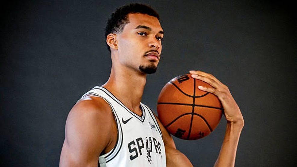 PerSources's tweet image. Usually when teams get a new owner we get an announcement by the NBA.

Did you know the OKC Thunder have a new owner?

Belt to a** 3 straight by the Spurs to the Thunder