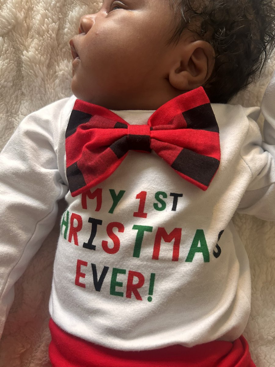 PrettiassC's tweet image. Merry Christmas from me &amp;amp; mine to yours ❤️🎄