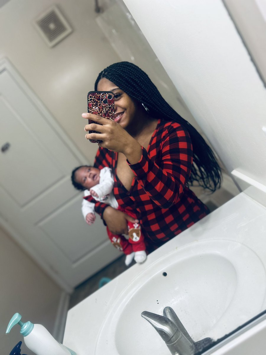 PrettiassC's tweet image. Merry Christmas from me &amp;amp; mine to yours ❤️🎄