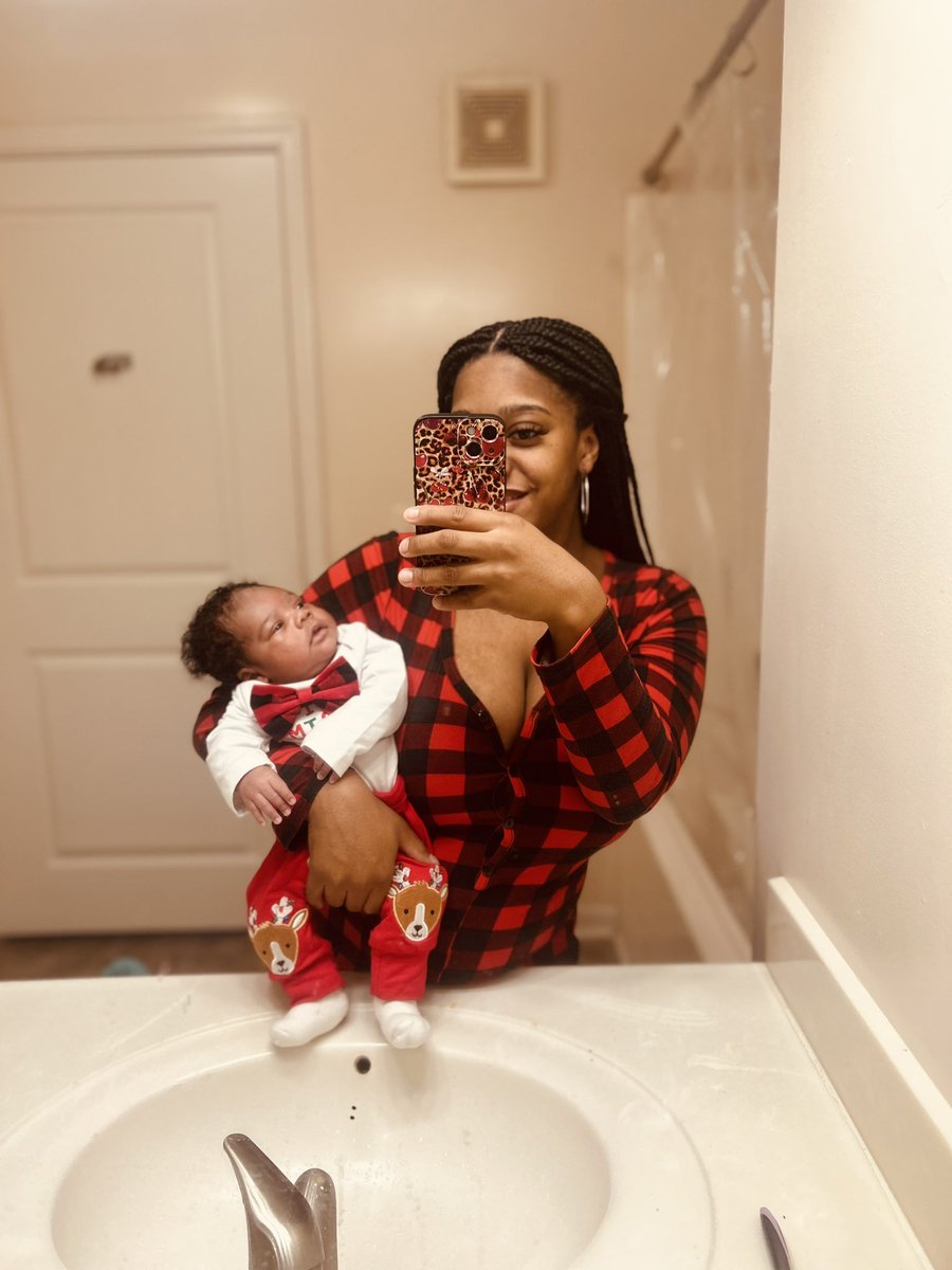 PrettiassC's tweet image. Merry Christmas from me &amp;amp; mine to yours ❤️🎄