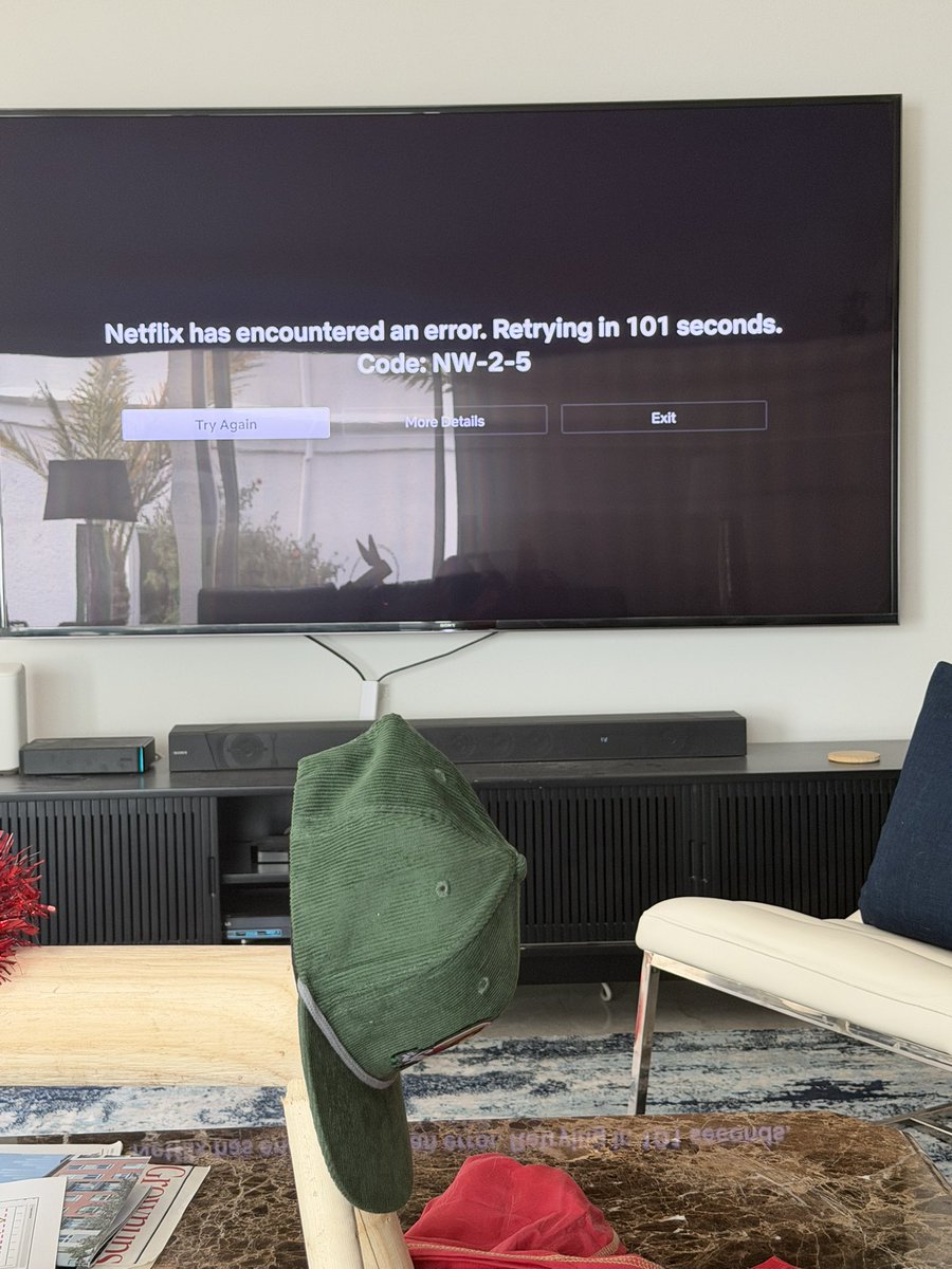 Alexbeck1994's tweet photo. #Netflix  please fix ur thing can’t even watch the last few minutes of the game and
Can’t even watch the lions game https://t.co/ompGXd21iK