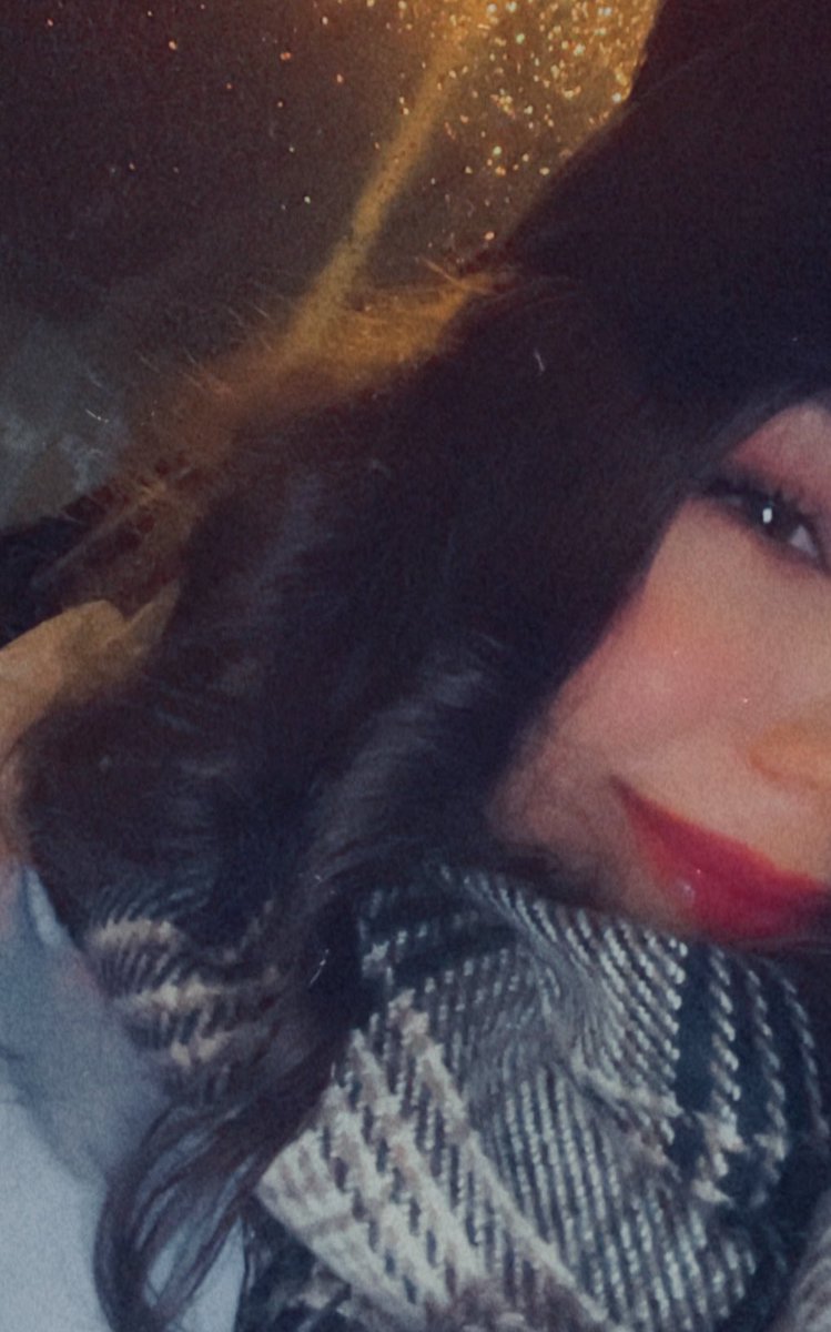 به این صورت که حتی چشمامم میخندید. 🎀🧜🏻‍♀️