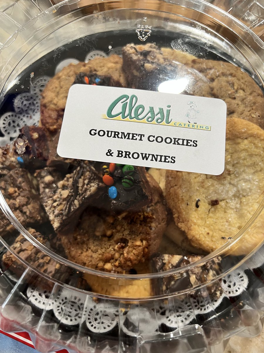 KT Leigh 🧚 tweet media