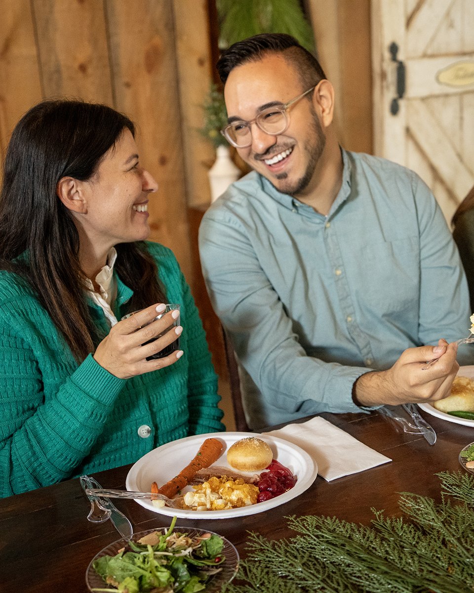We hope a little extra convenience gives more time for connection this holiday. Season's greetings, from the Chinet® brand.