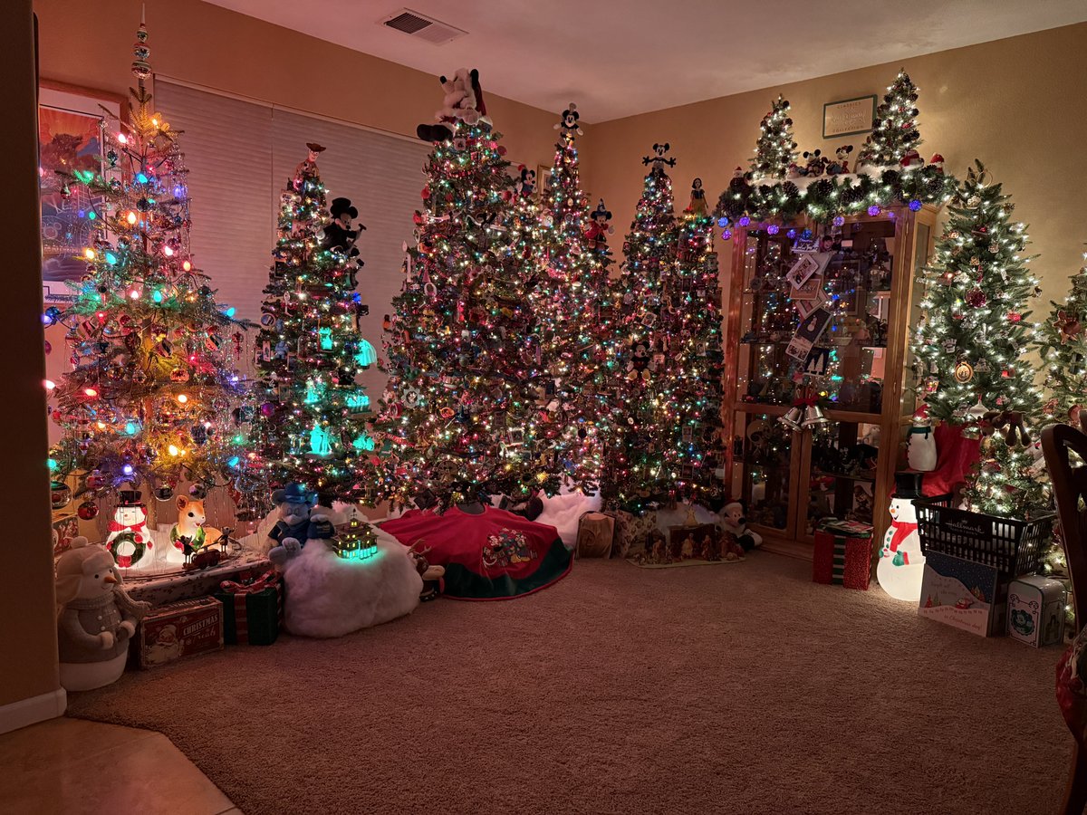 Pepper Tree Villa 🎄 tweet media