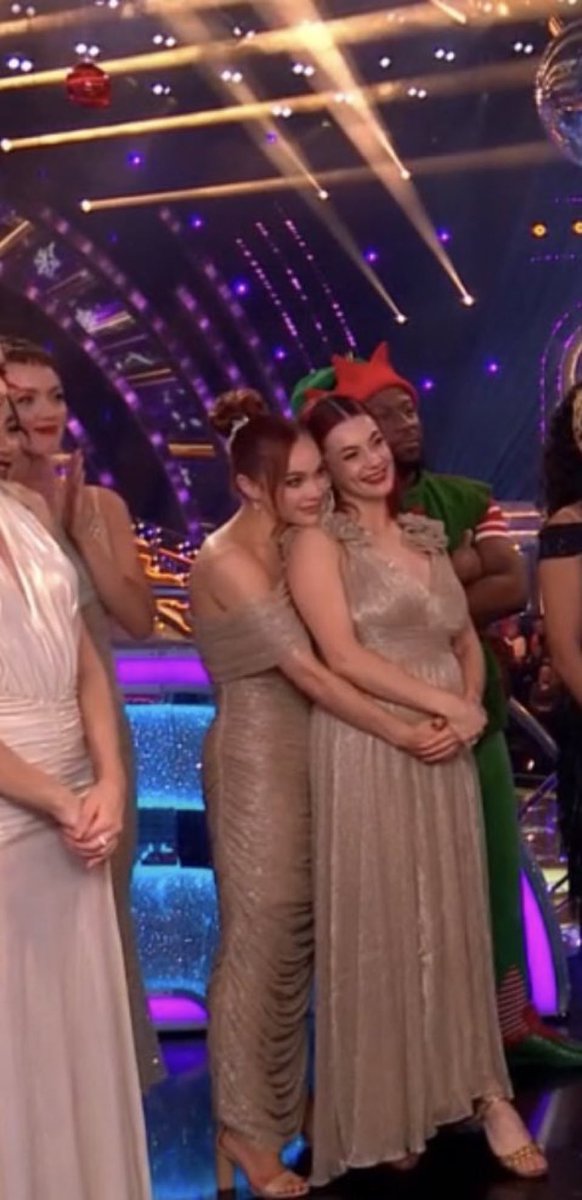 truthisiris's tweet image. i love when my gfs stand together and cuddle