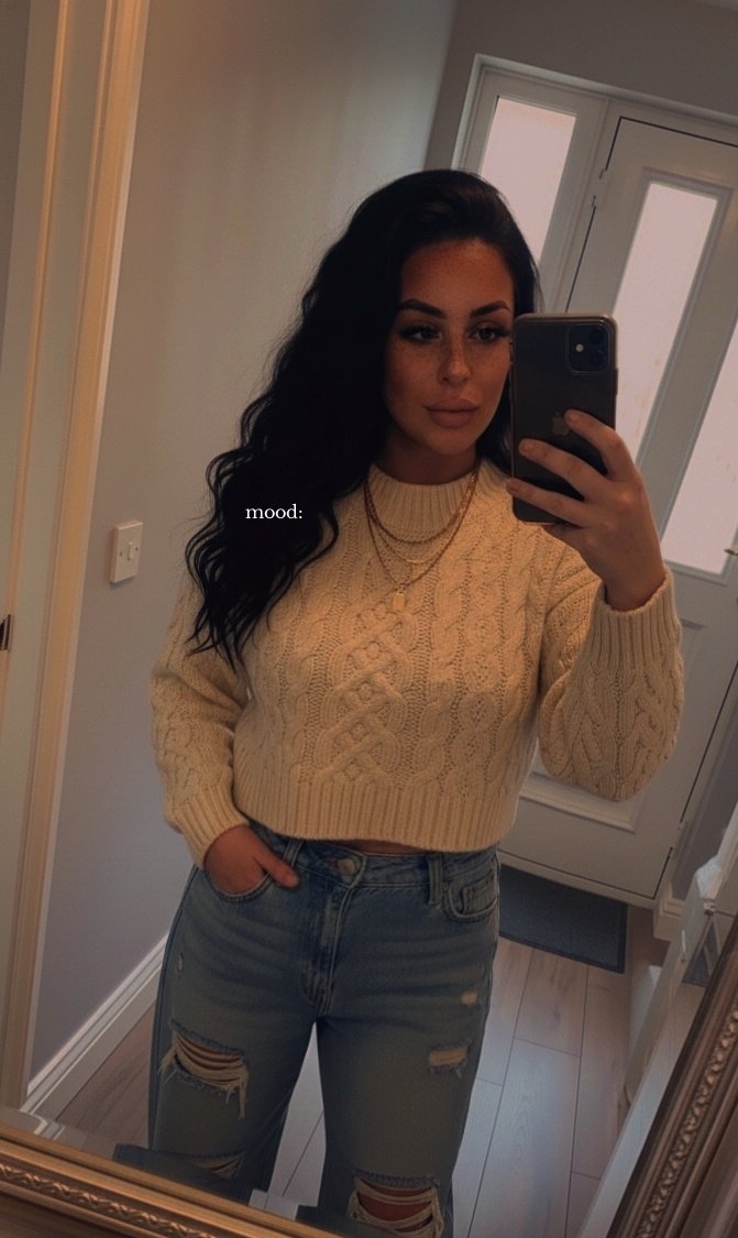 𝐸𝓁𝓁𝒾-𝐵 tweet media