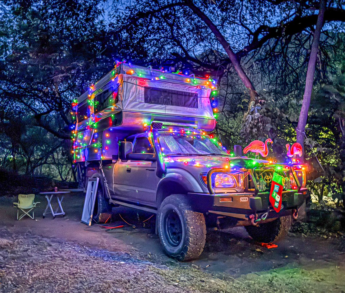 ChrisJClemens's tweet photo. Holiday vibes in a home on wheels. #LiveFree https://t.co/Oe7WpuXaVv