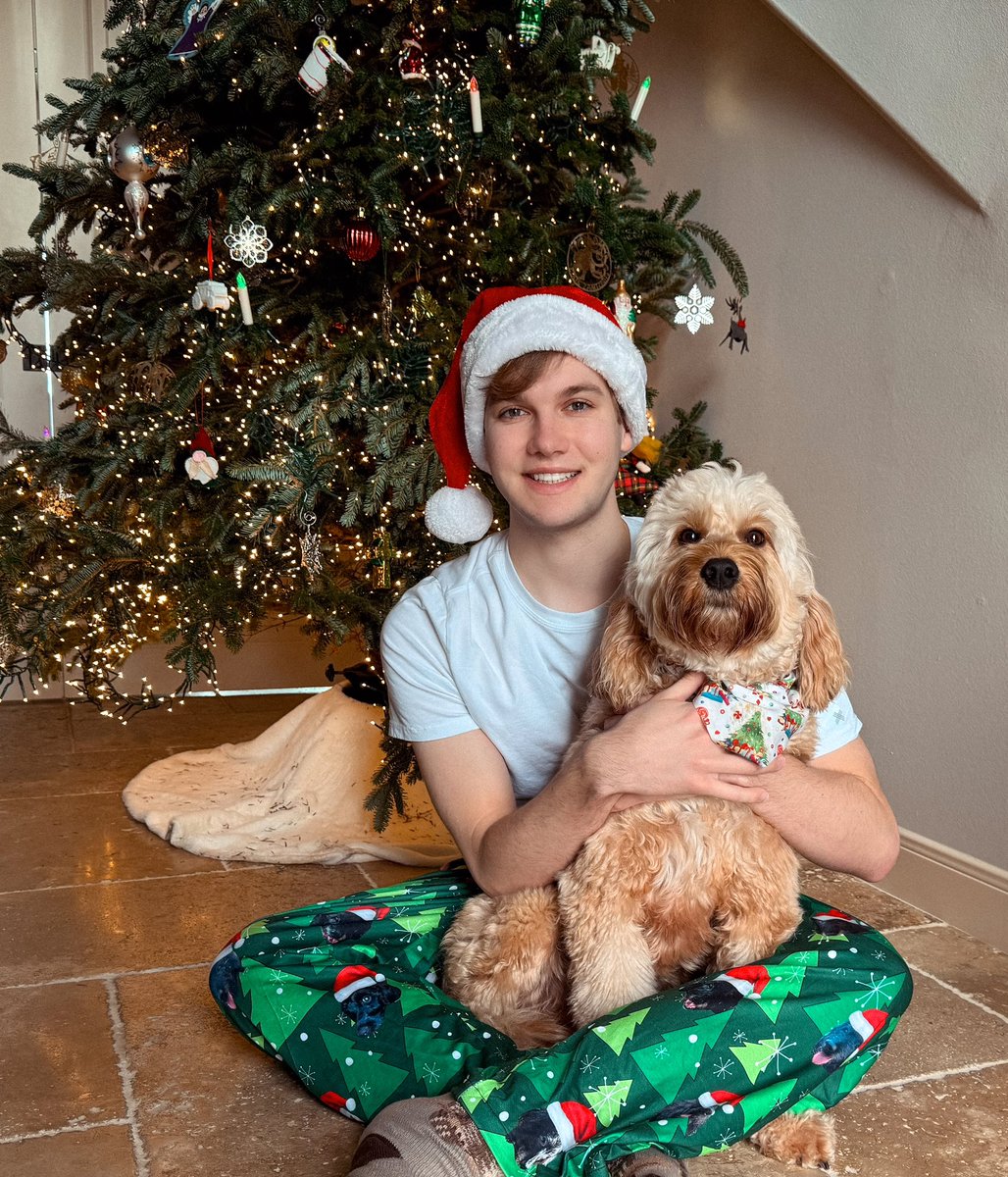 QuinnBenet's tweet photo. Merry Christmas! 🎄 https://t.co/N0PPxXOSsl