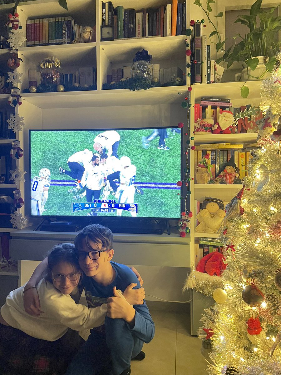 StudioTablinum's tweet photo. A wonderful Christmas game.
Isabella and Glauco, from Bellagio, Lake Como, Italy

Go Vikings!

#NFLonNetflix 
#MerryChristmas https://t.co/quyG5owFe2