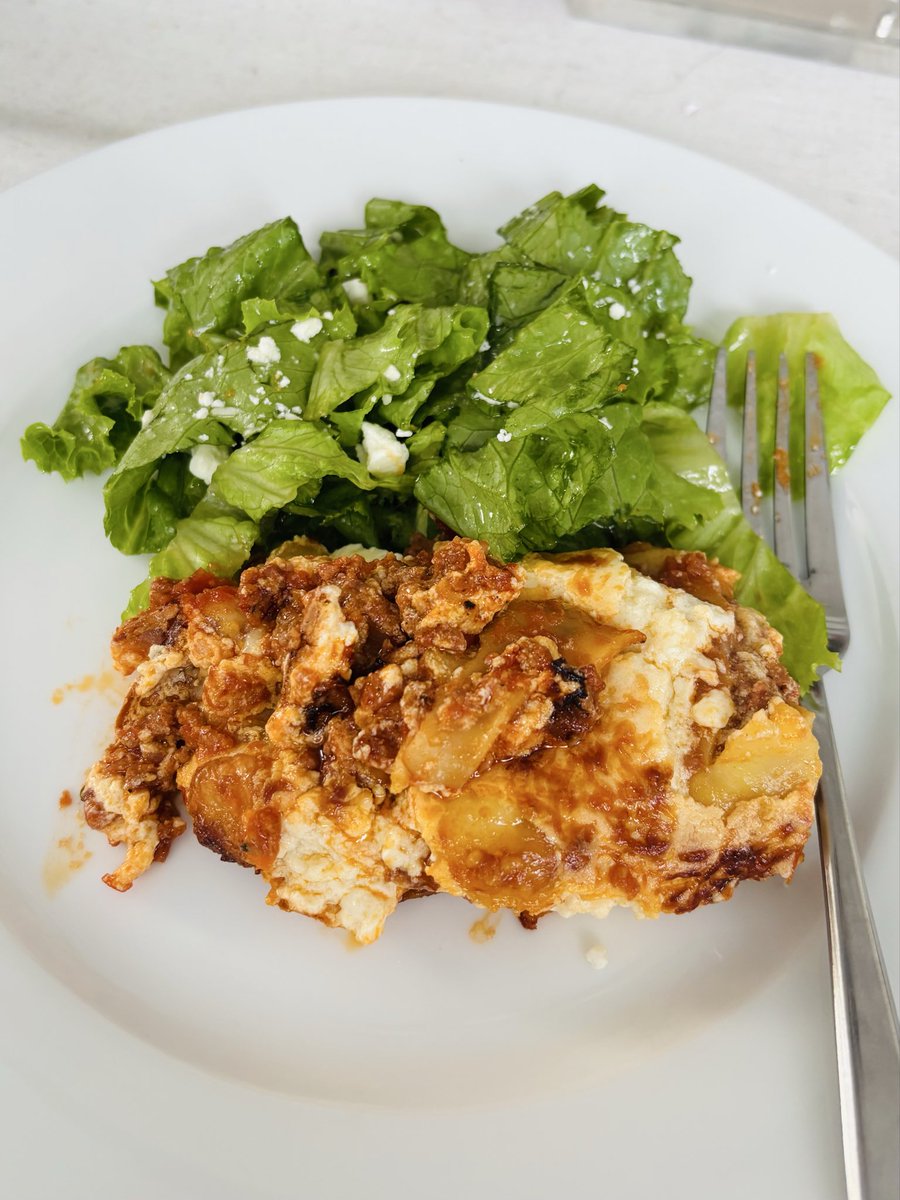 SChef330's tweet photo. Christmas Day lunch
Lasagna and green salad. https://t.co/f42eYG4Xbp
