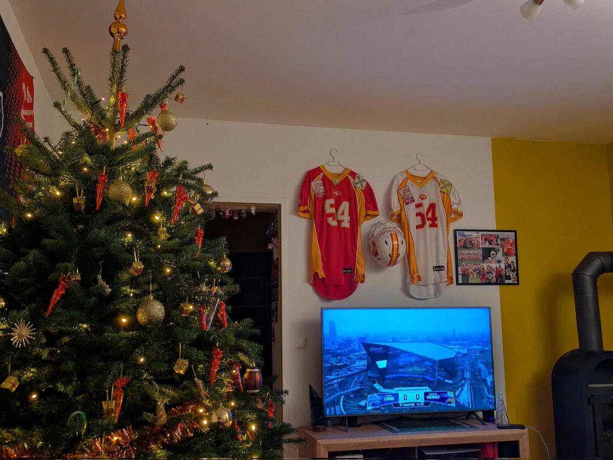#nflonnetfix #NFLChristmas watching from Austria 🥰🇦🇹